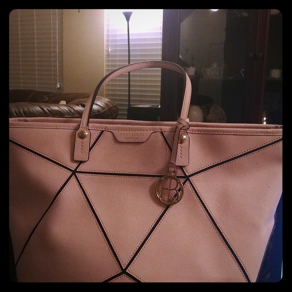 Stunning Henri Bendel Bag